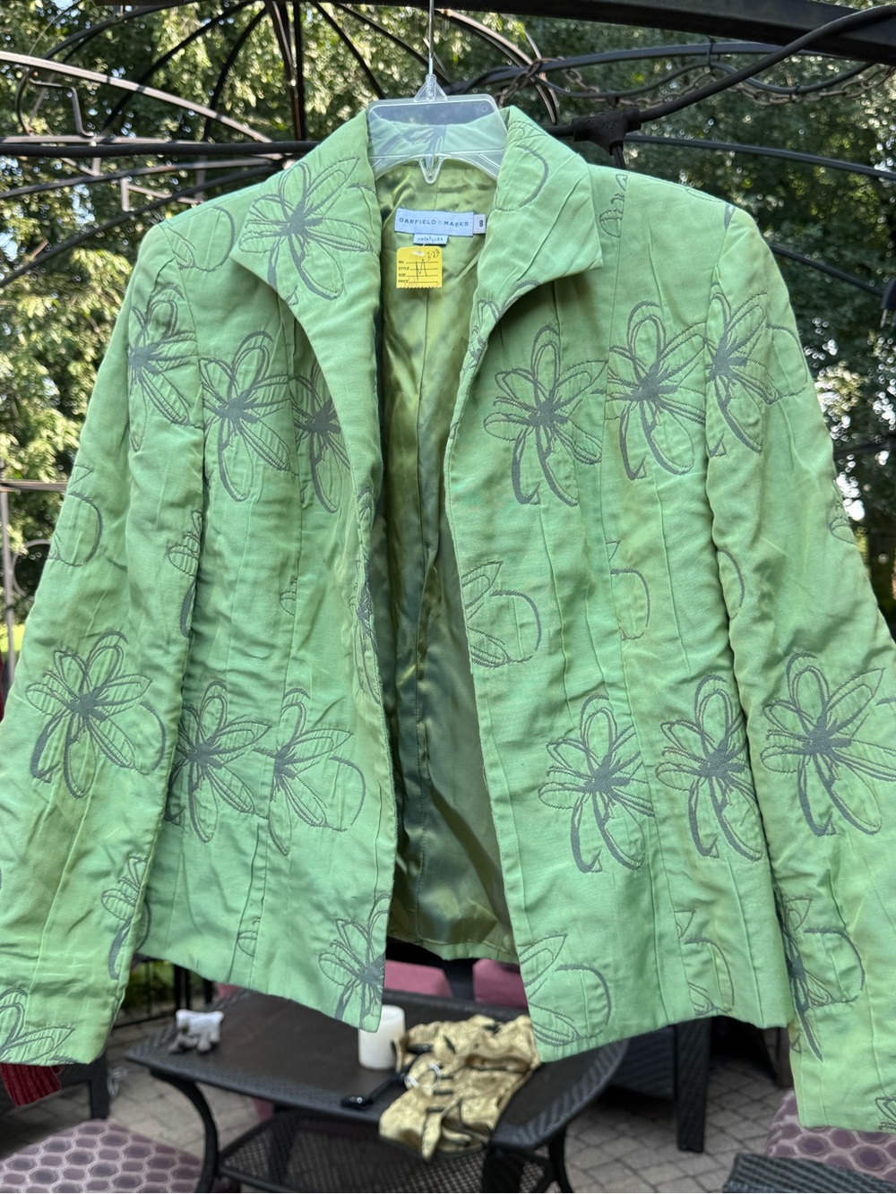 Garfield & Marks Green Floral Embroidered Blazer